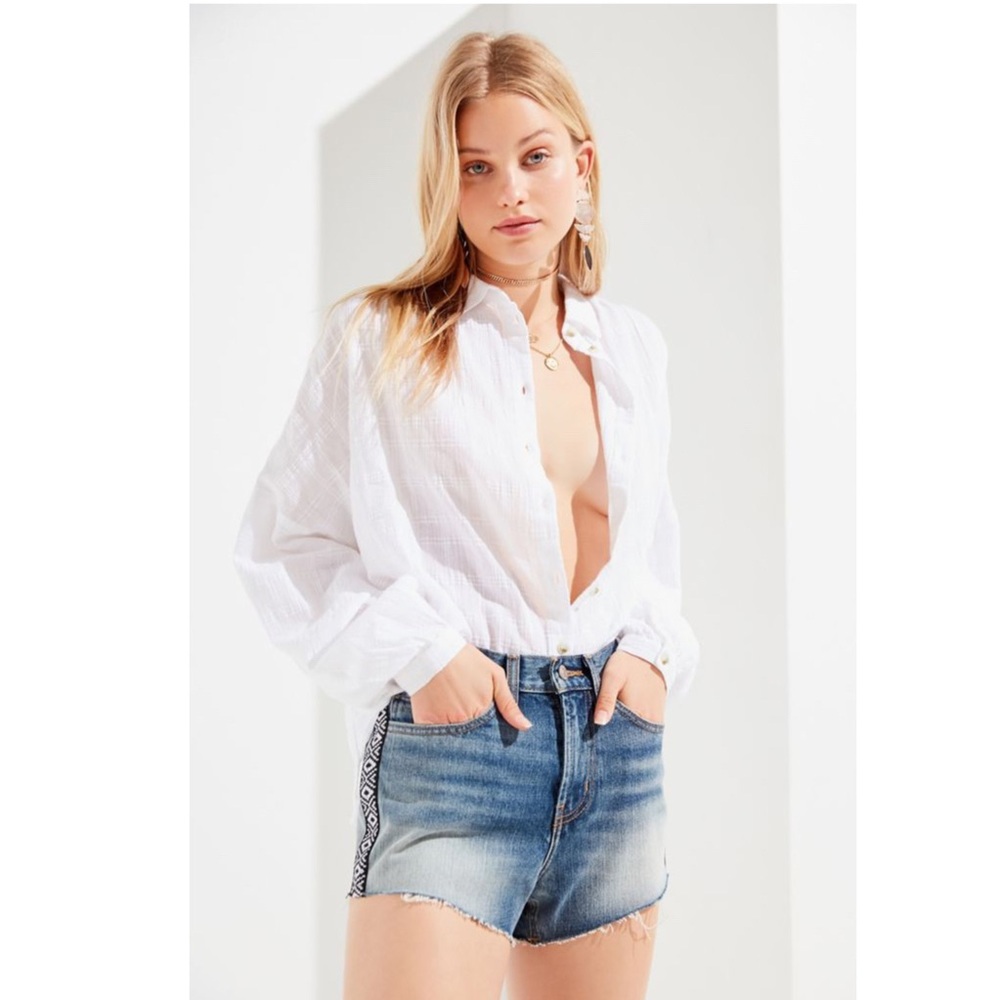Urban Outfitters // BDG Girlfriend High Rise Shorts🌛 - Picture 3 of 13